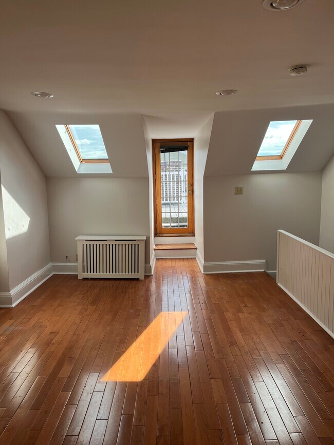 Building Photo - 457 Cedarville St