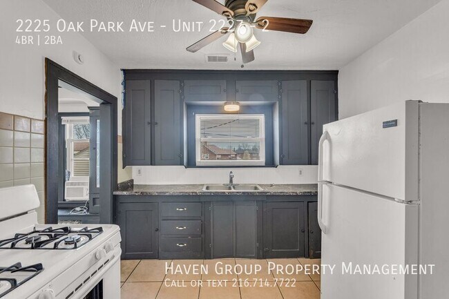 Building Photo - 2225 Oak Park Ave