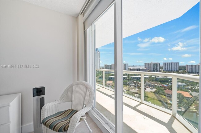 Building Photo - 16400 Collins Ave