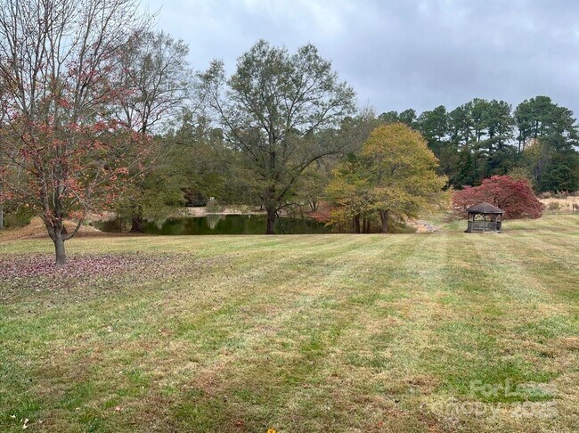 Building Photo - 228 El Bethel Rd
