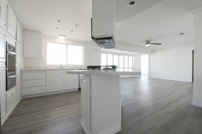 Building Photo - 20701 Beach Blvd