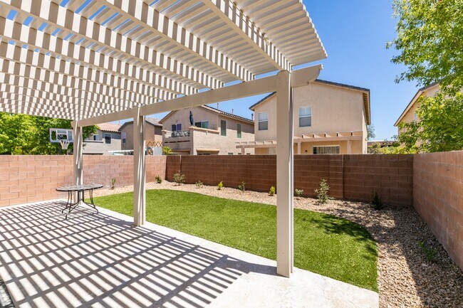 Building Photo - Remodeled 3-Bedroom Home with Loft.