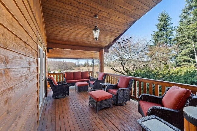 Building Photo - 7755 Cully Ln