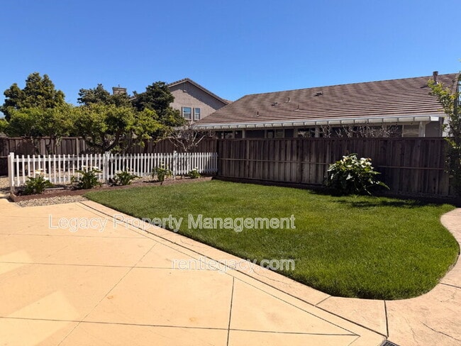 Building Photo - 4711 Summerset Dr