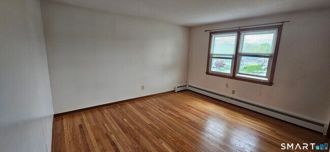 Building Photo - 14 Cadwell Ct