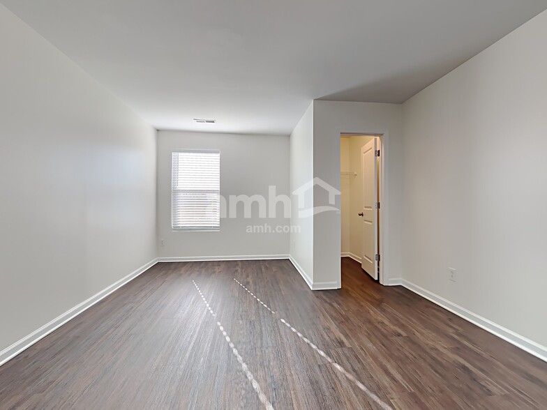 Building Photo - 121 Decatur Dr