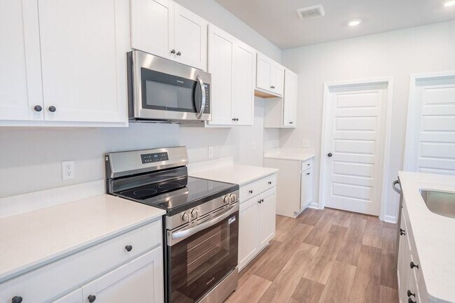Building Photo - 142 Geranium Wy