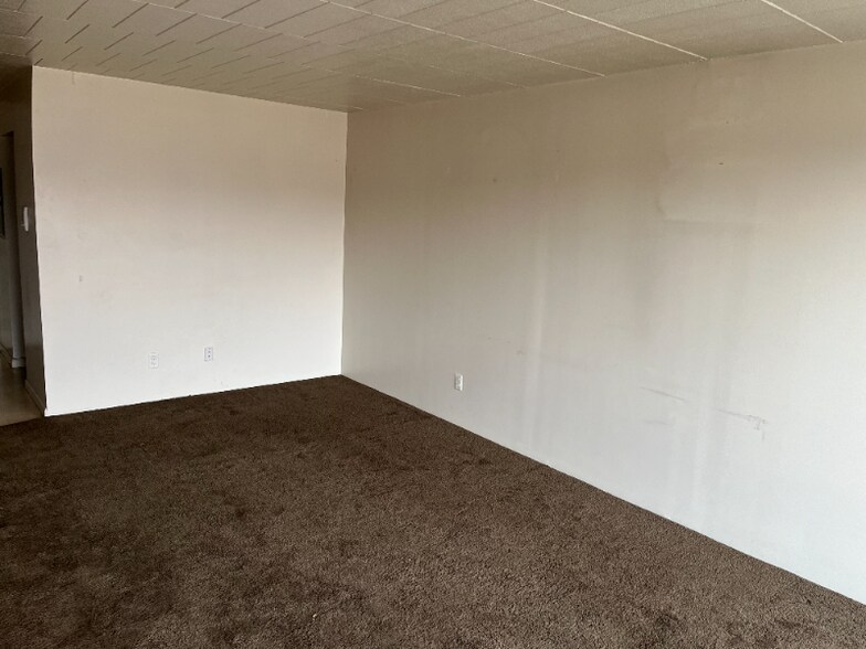 Building Photo - 1619 Lenz Ave