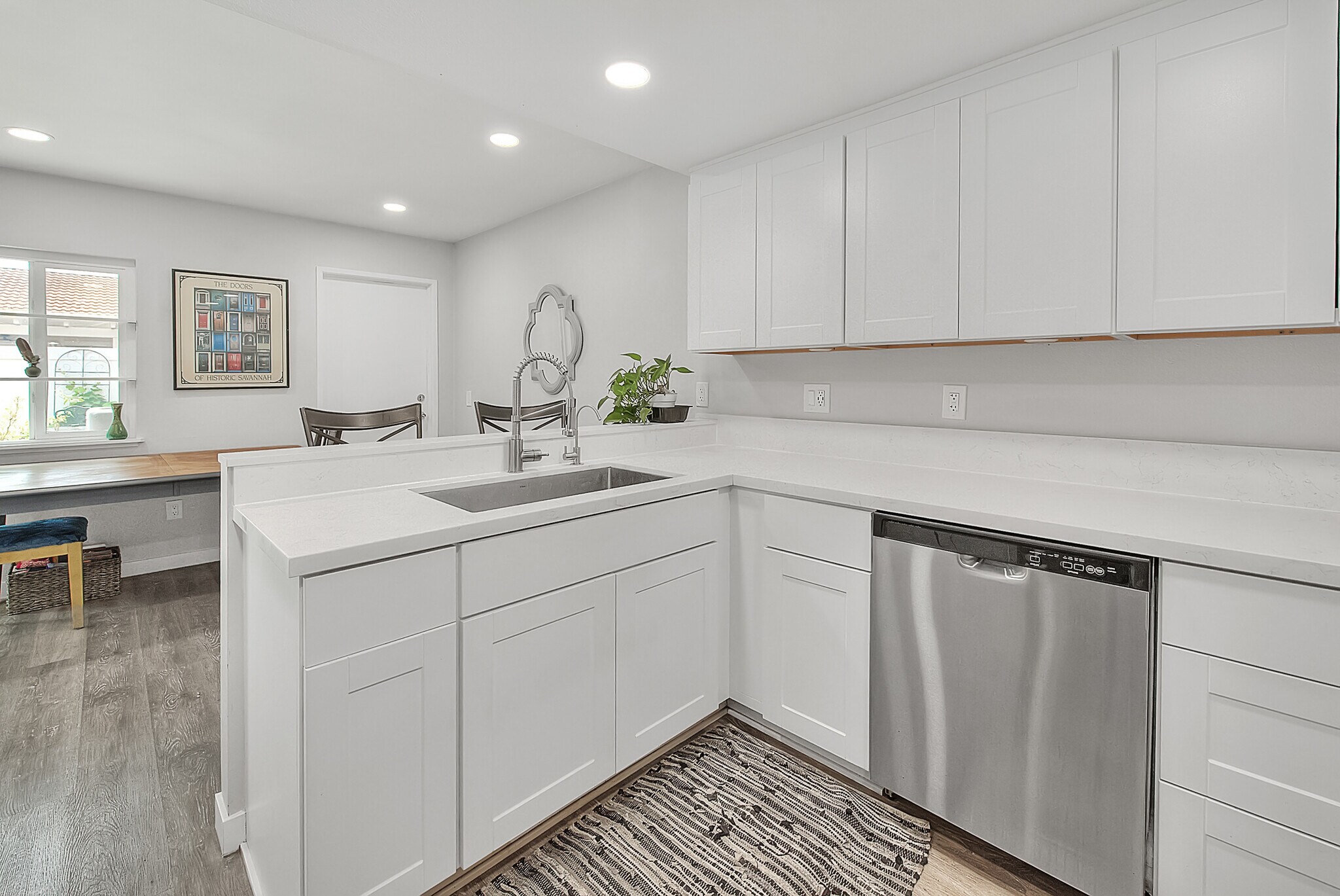 Building Photo - 1068 Border Ave