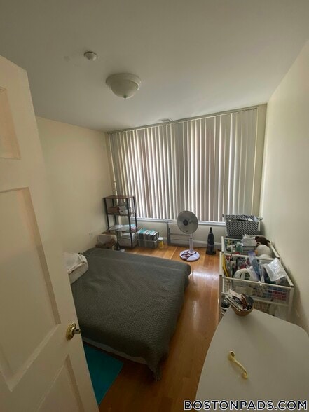 Building Photo - 90 Westland Ave