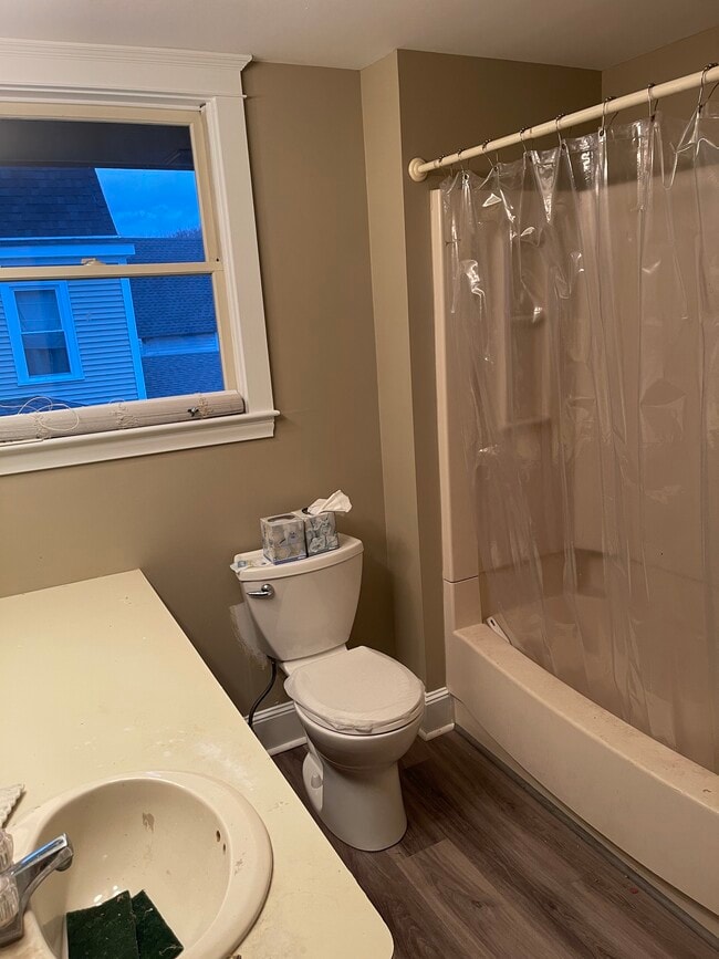 Unit2 Bedroom - 101 Walnut St