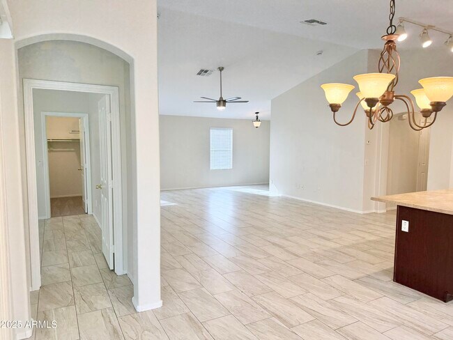Building Photo - 13927 W Port Royale Ln
