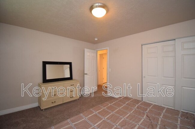 Building Photo - 6502 S 5180 W