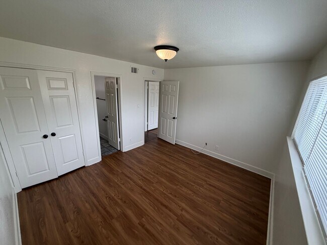 Building Photo - 465 Stansbury Dr