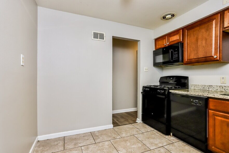 Building Photo - 9609 Griffin Dr