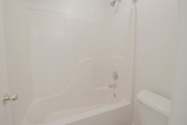 Building Photo - 2006 Tynewood Dr