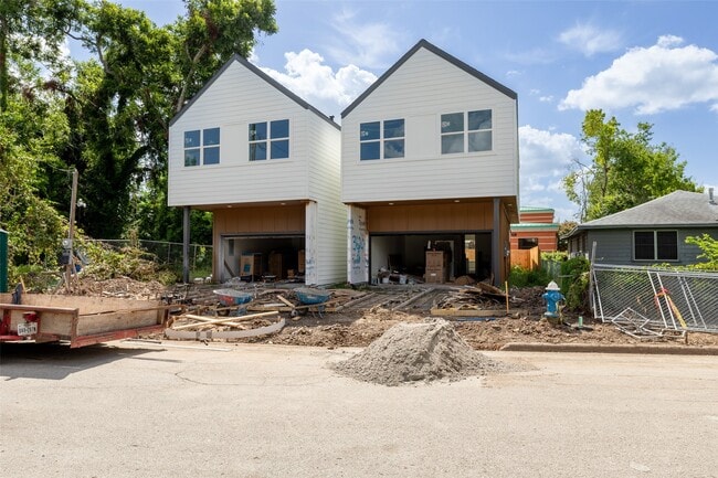 Building Photo - 3620 Sauer St