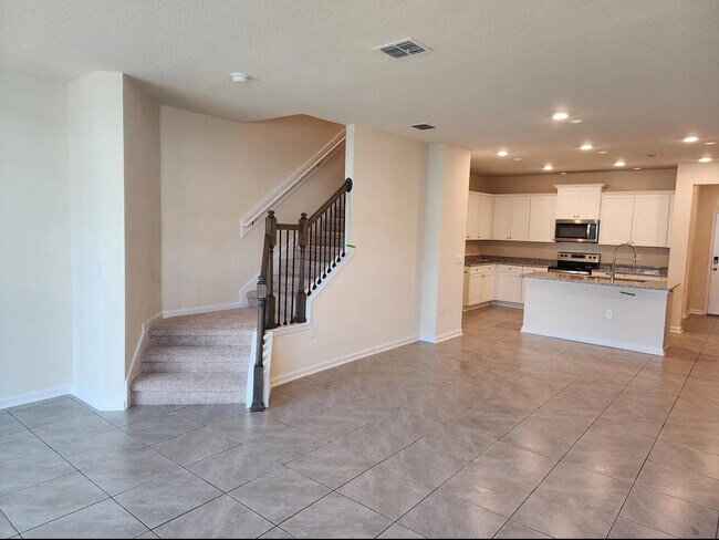 Building Photo - 130 Pasadena Dr