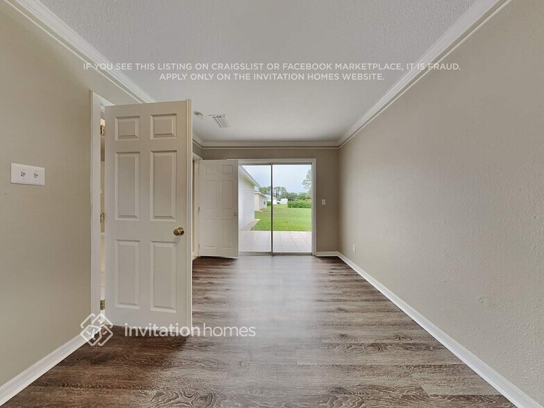 Building Photo - 2252 S Chamberlain Blvd