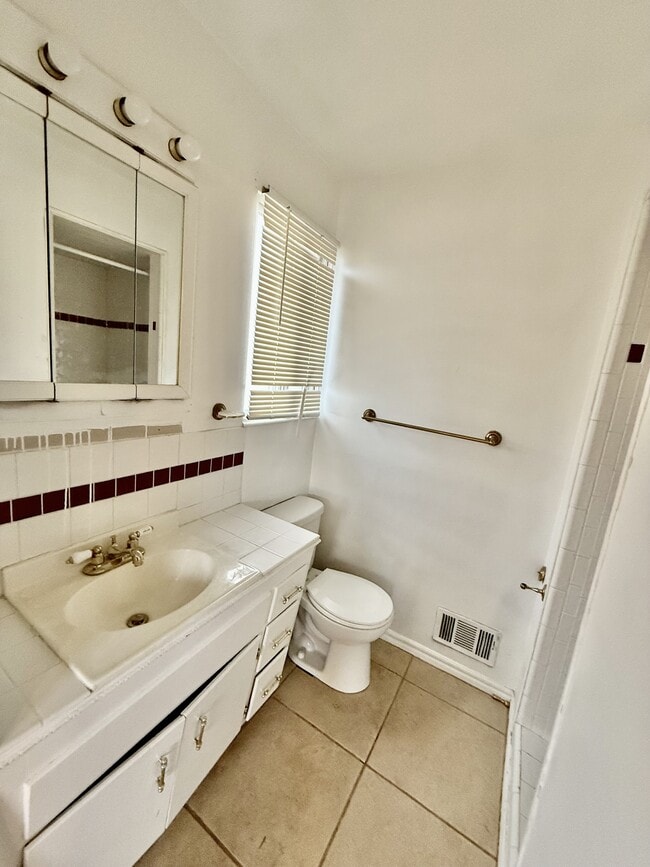 Building Photo - 1993 E 6850 S