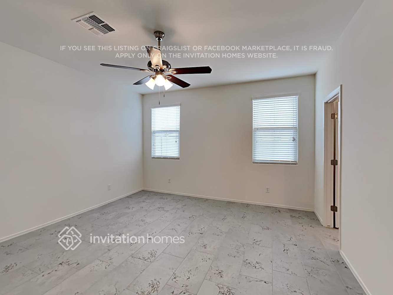 Building Photo - 11445 W La Reata Ave
