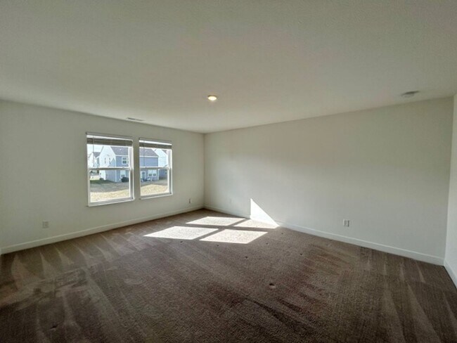 Building Photo - Beautiful Newly Built 4 Bed, 2.5 Bath Home - Loudoun Place Neighborhood