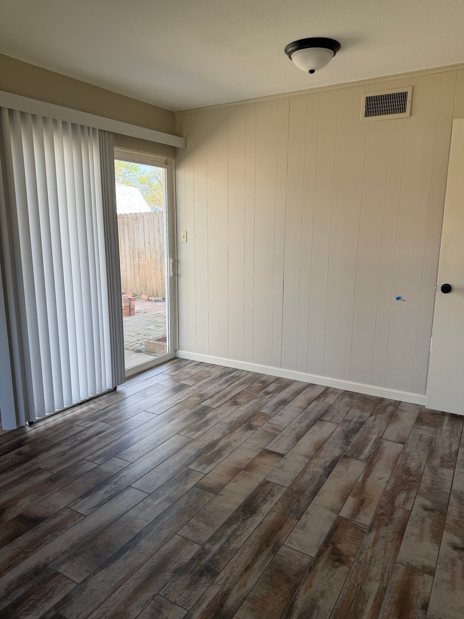 Northeast Bedroom - 536 Sherwood Ln