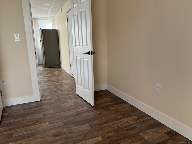 Building Photo - 77 Windsor Ave