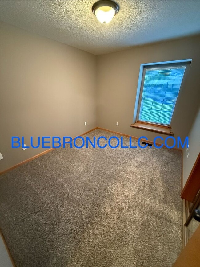 Building Photo - Check out this spacious home with thoughtf...