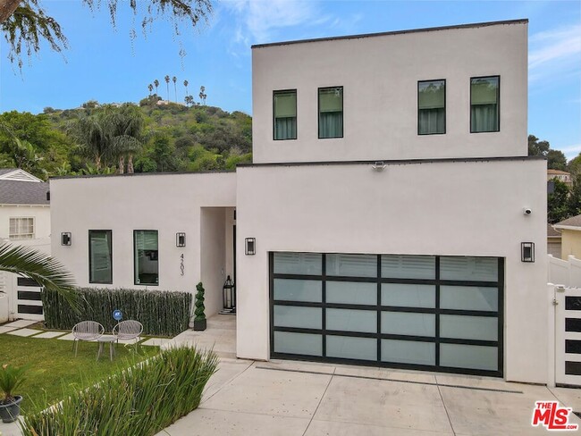 Building Photo - 4203 Saugus Ave