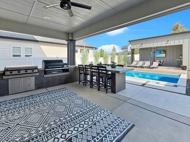 Building Photo - Luxury 5-Bed, 4.5-Bath in Dry Creek Ranch, Minutes to Boise & Eagle