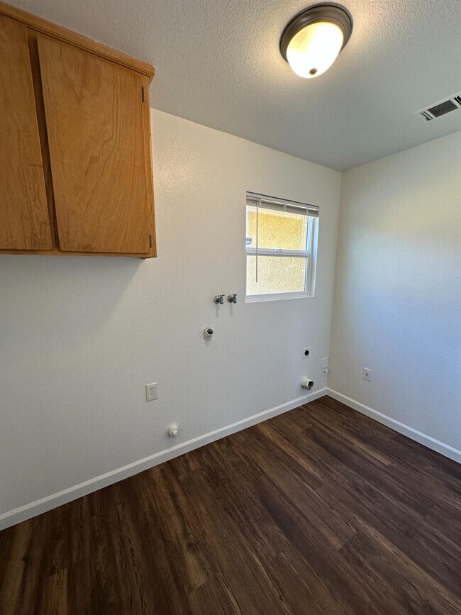 Building Photo - 2253 N San Pablo Ave