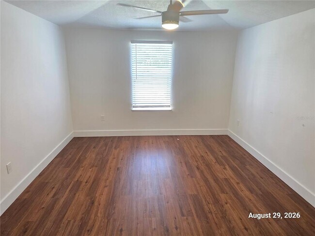 Building Photo - 834 Amidon St
