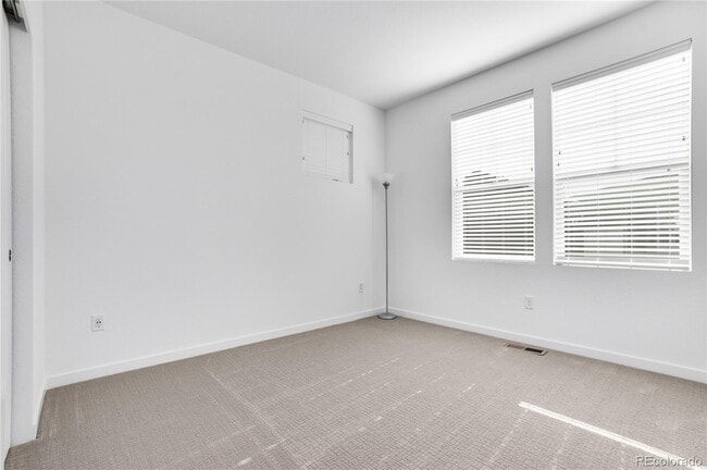 Building Photo - 8924 Delacorte St
