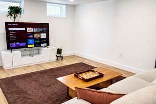 Building Photo - 6540 Windham Ave