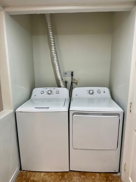 Washer & Dryer - 3510 W Sweetbay Ct