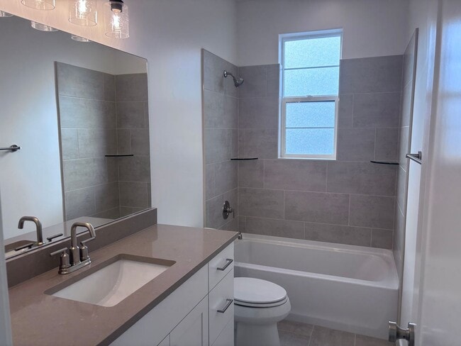 Building Photo - Beautiful New Home with access to community pool