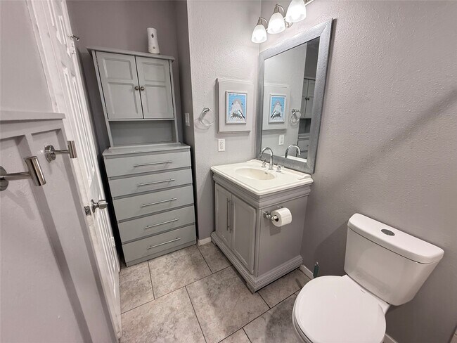 Building Photo - 16118 Alden Ridge Dr