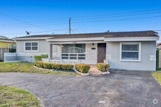 Building Photo - Beautiful 3 bedroom 2 bath Home in Miramar...