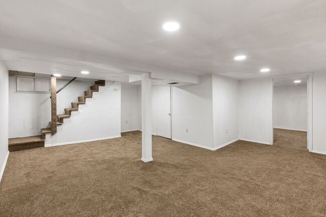 Building Photo - 1167 Ashford Dr
