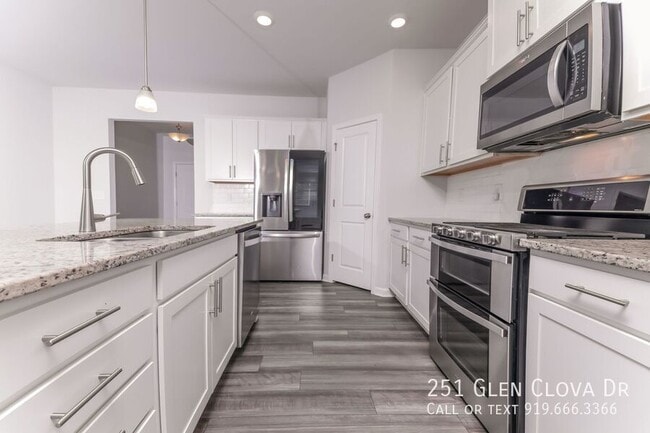 Building Photo - 251 Glen Clova Dr