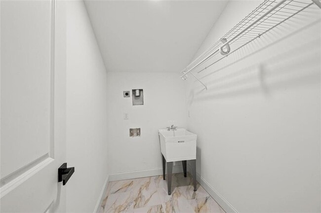 Building Photo - 2155 Venetian Dr SW