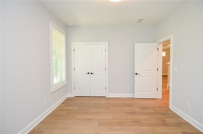 Building Photo - 3963 Enclave Wy