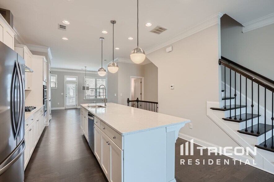 Building Photo - 2303 Mclean Chase
