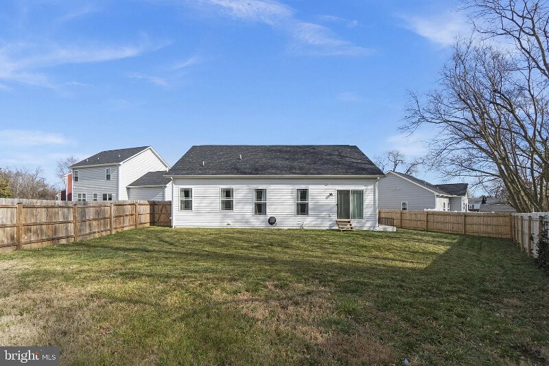 Building Photo - 104 Ridgeway St