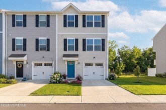 Building Photo - 604 Cyprus Ct