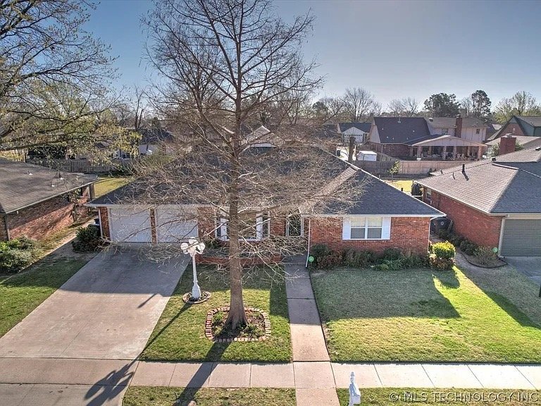 Building Photo - 4809 S 69th E Ave