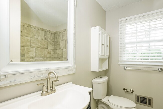 Building Photo - 3410 Wentworth Pl