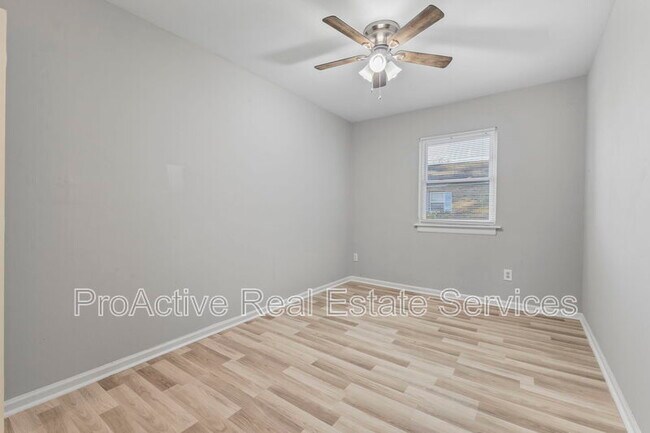 Building Photo - 5809 Layton St