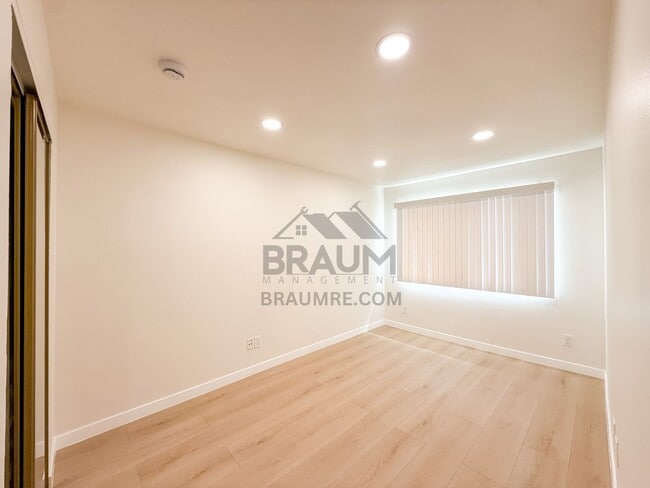 Building Photo - 11839 Burbank Blvd